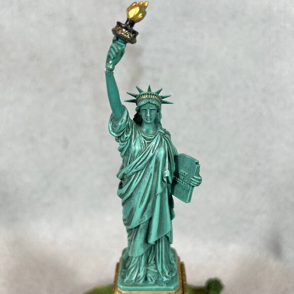 Vtg Harbour Lights Liberty Enlightening the World Statue of Liberty Collectible - Picture 4 of 13